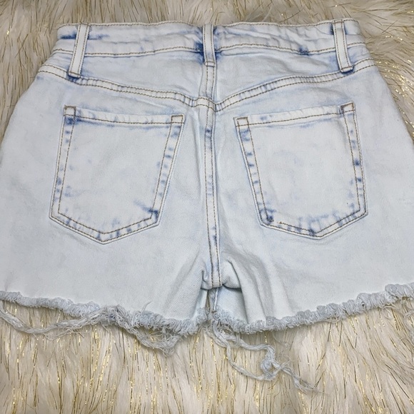 Wild Fable - White Stonewashed Mom Short Size 0 - Picture 4 of 6